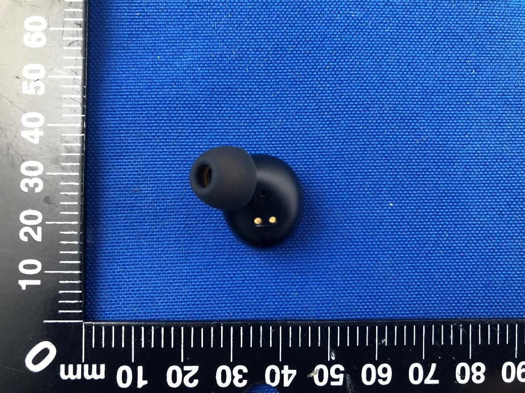 realme Buds Q - FCC ID 2AUYFRMA216-L - Realme Chongqing Mobile Telecommunications Corp., Ltd. (2)