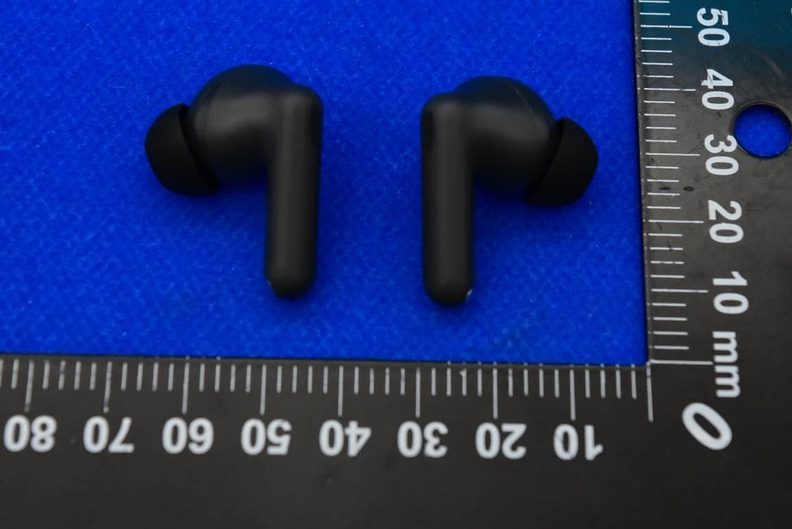 Bluetooth Earphone - FCC ID 2AUYFRMA2302-R - Realme Chongqing Mobile Telecommunications Corp., Ltd. (4)