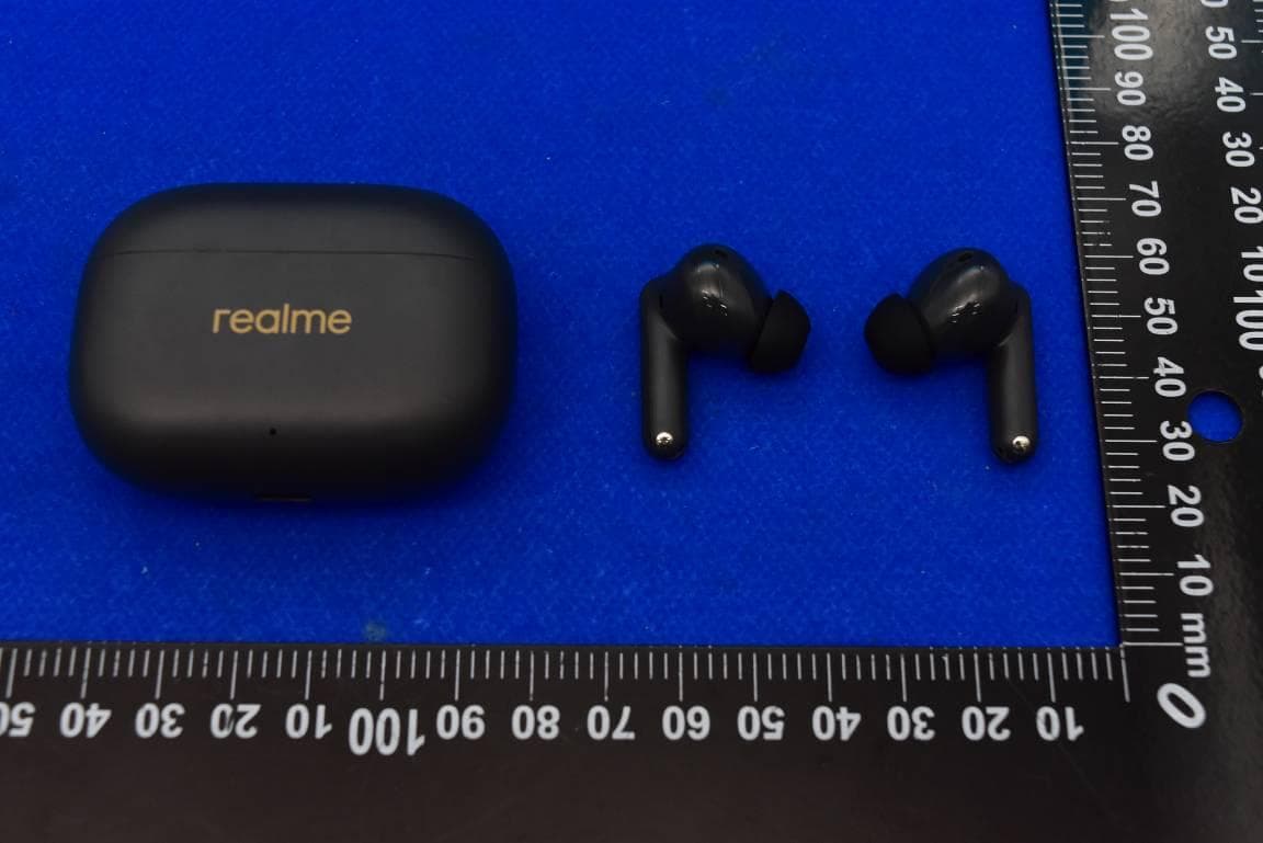 Bluetooth Earphone - FCC ID 2AUYFRMA2302-R - Realme Chongqing Mobile Telecommunications Corp., Ltd.