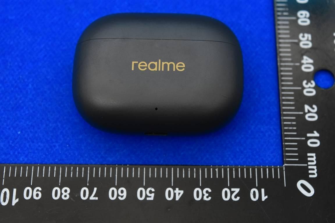 Bluetooth Earphone - FCC ID 2AUYFRMA2302-R - Realme Chongqing Mobile Telecommunications Corp., Ltd. (5)
