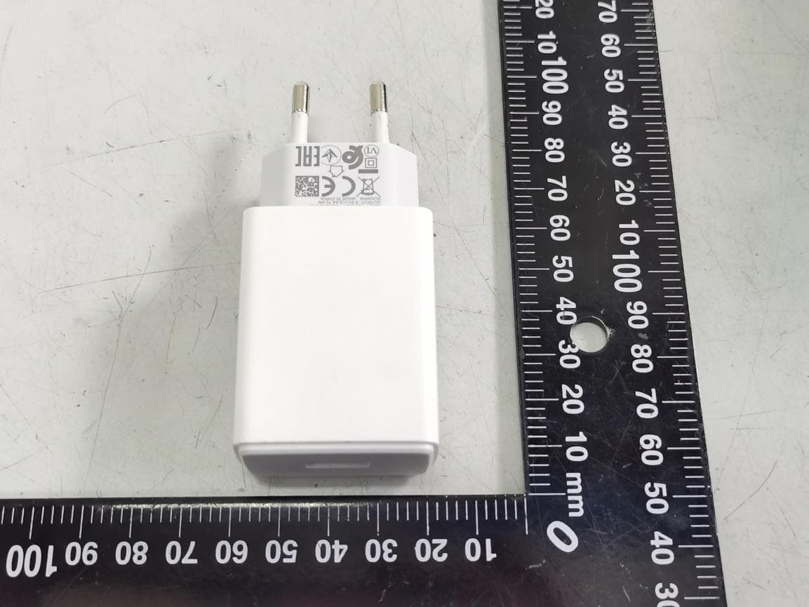 Mobile Phone - FCC ID 2AUYFRMX3061 - Realme Chongqing Mobile Telecommunications Corp., Ltd. (2)