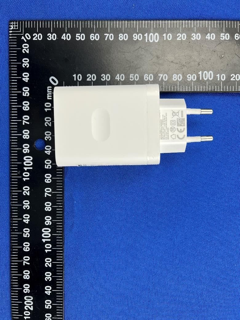 Mobile Phone with GSM, WCDMA, LTE, 5G NR,  WiFi, Bluetooth and NFC - FCC ID 2AUYFRMX3472 - Realme Chongqing Mobile Telecommunications Corp., Ltd. (4)