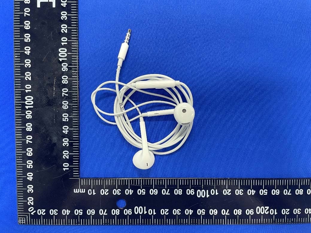 Mobile Phone with GSM, WCDMA, LTE, WiFi and  Bluetooth - FCC ID 2AUYFRMX3581 - Realme Chongqing Mobile Telecommunications Corp., Ltd.