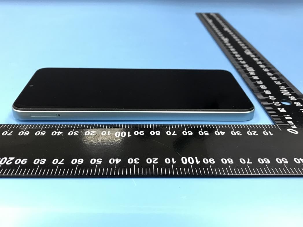 Mobile Phone with GSM, WCDMA, LTE, NFC, WiFi and Bluetooth - FCC ID 2AUYFRMX3624 - Realme Chongqing Mobile Telecommunications Corp., Ltd. (3)