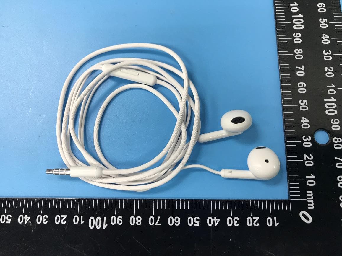 Mobile Phone with GSM, WCDMA, LTE, NFC, WiFi and Bluetooth - FCC ID 2AUYFRMX3630 - Realme Chongqing Mobile Telecommunications Corp., Ltd.
