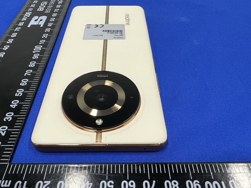 Mobile Phone with GSM, WCDMA, LTE, 5G NR,  WiFi, Bluetooth and NFC - FCC ID 2AUYFRMX3741 - Realme Chongqing Mobile Telecommunications Corp., Ltd. (3)