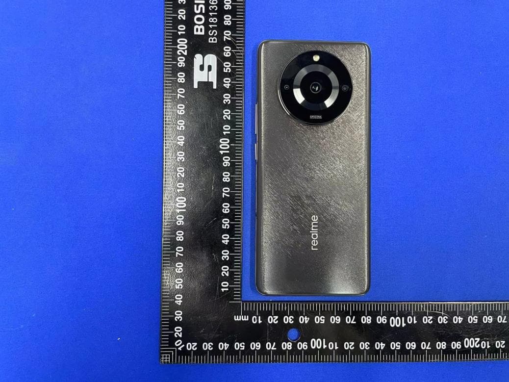 Mobile Phone with GSM, WCDMA, LTE, 5G NR,  WiFi, Bluetooth and NFC - FCC ID 2AUYFRMX3741 - Realme Chongqing Mobile Telecommunications Corp., Ltd. (2)