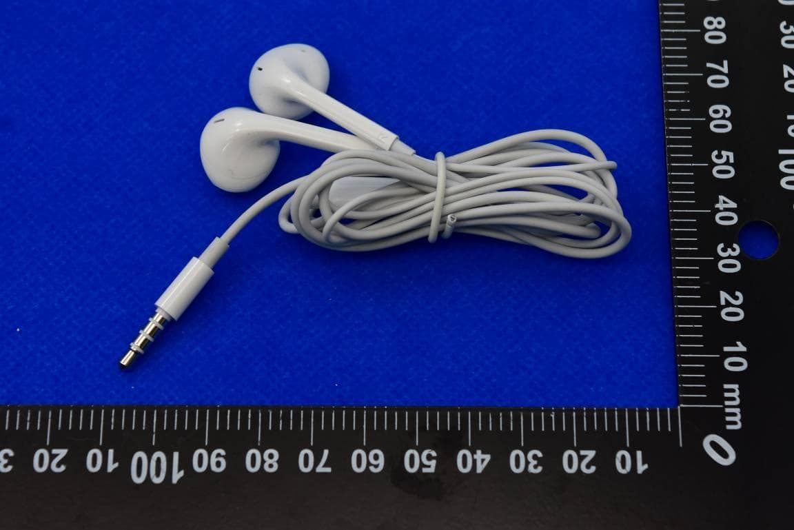 Mobile Phone with GSM, WCDMA, LTE, WiFi, Bluetooth and NFC - FCC ID 2AUYFRMX3760 - Realme Chongqing Mobile Telecommunications Corp., Ltd.