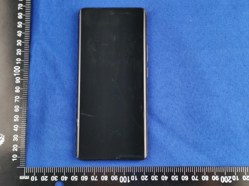 Mobile Phone with GSM, WCDMA, LTE, 5G NR, WiFi, Bluetooth and NFC - FCC ID 2AUYFRMX3771 - Realme Chongqing Mobile Telecommunications Corp., Ltd. (3)