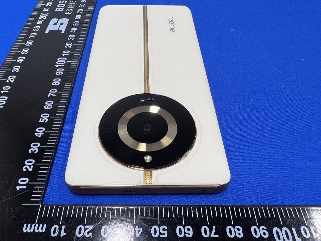 Mobile Phone with GSM, WCDMA, LTE, 5G NR, WiFi, Bluetooth and NFC - FCC ID 2AUYFRMX3771 - Realme Chongqing Mobile Telecommunications Corp., Ltd. (5)