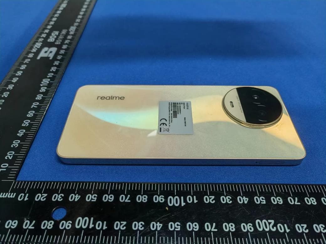 Mobile Phone with GSM, WCDMA, LTE, 5G NR, WiFi, Bluetooth and NFC - FCC ID 2AUYFRMX3780 - Realme Chongqing Mobile Telecommunications Corp., Ltd. (4)