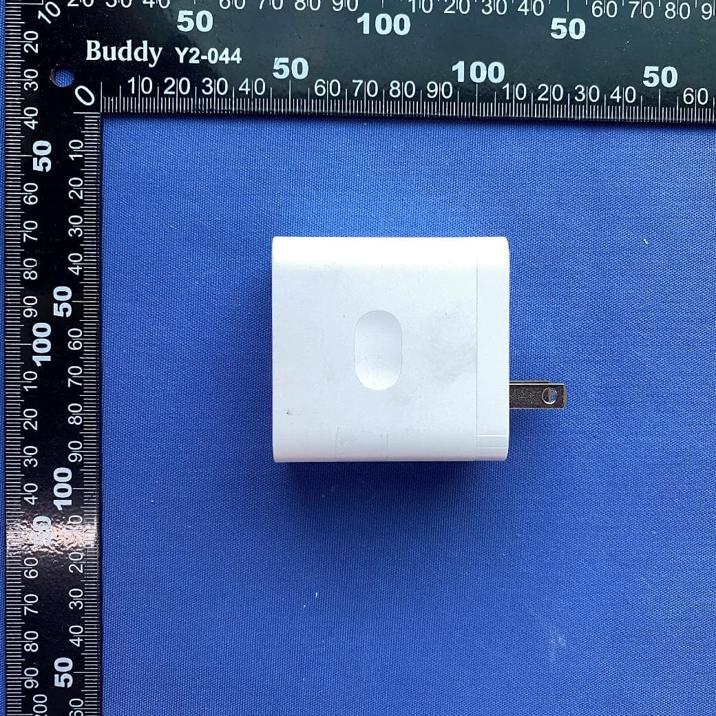 Mobile phone - FCC ID 2AUYFRMX3840 - Realme Chongqing Mobile Telecommunications Corp., Ltd. (3)