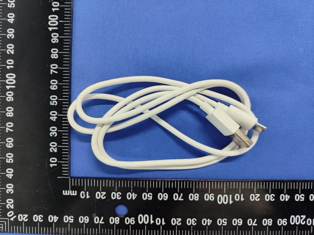 Mobile Phone with GSM, WCDMA, LTE, Bluetooth, WIFI and NFC - FCC ID 2AUYFRMX3890 - Realme Chongqing Mobile Telecommunications Corp., Ltd. (2)