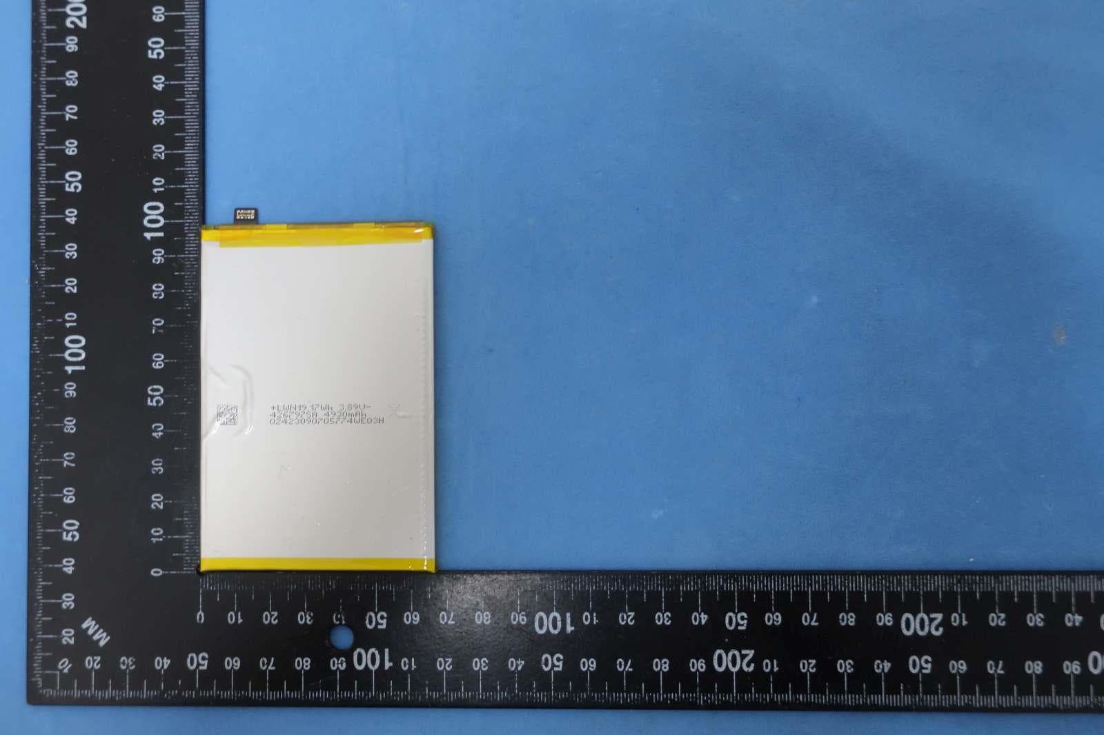 Mobile Phone - FCC ID 2AUYFRMX3999 - Realme Chongqing Mobile Telecommunications Corp., Ltd. (3)
