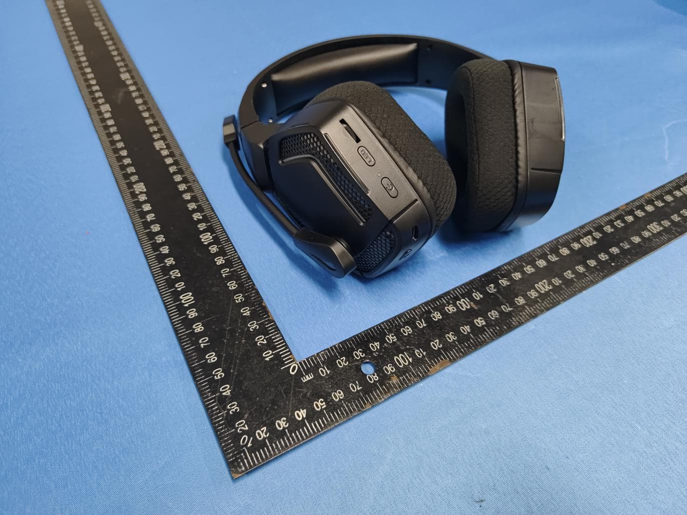 Wireless earphone - FCC ID 2AUZPEHP-61D - Shenzhen Yisuma Network Technology Co ., LTD