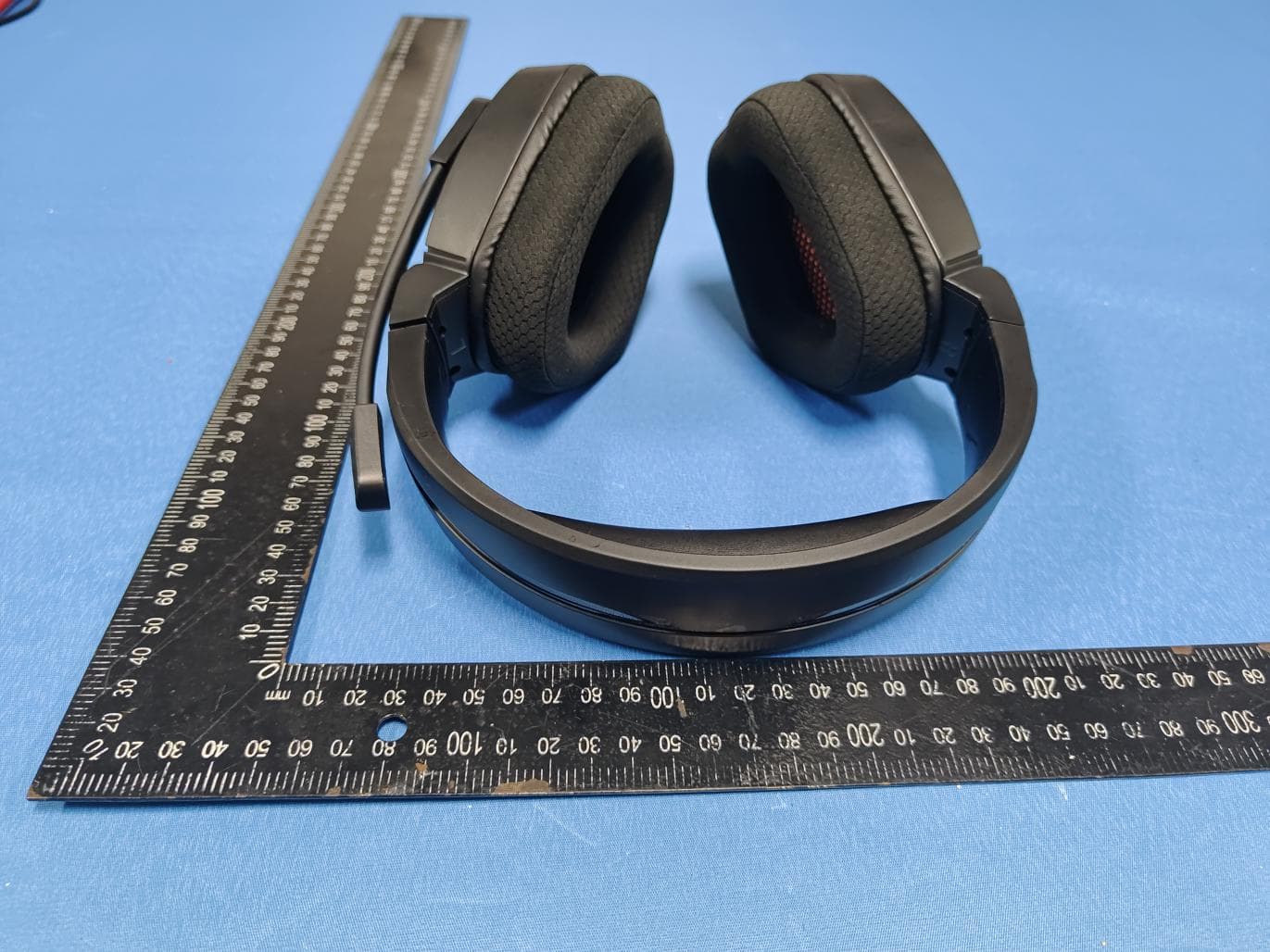 Wireless earphone - FCC ID 2AUZPEHP-61D - Shenzhen Yisuma Network Technology Co ., LTD (2)
