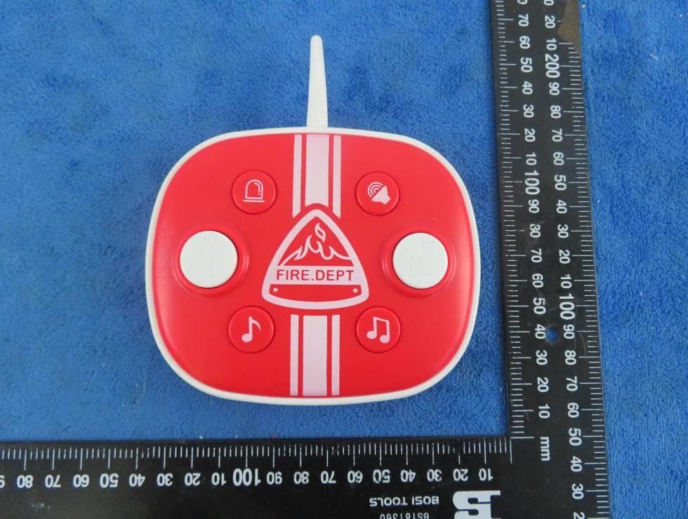 Toy RC Fire Engine Lights and Sounds - FCC ID 2AV5JJC2020A27M - Shantou Chenghai District Wantou Jincheng Toy Factory (2)