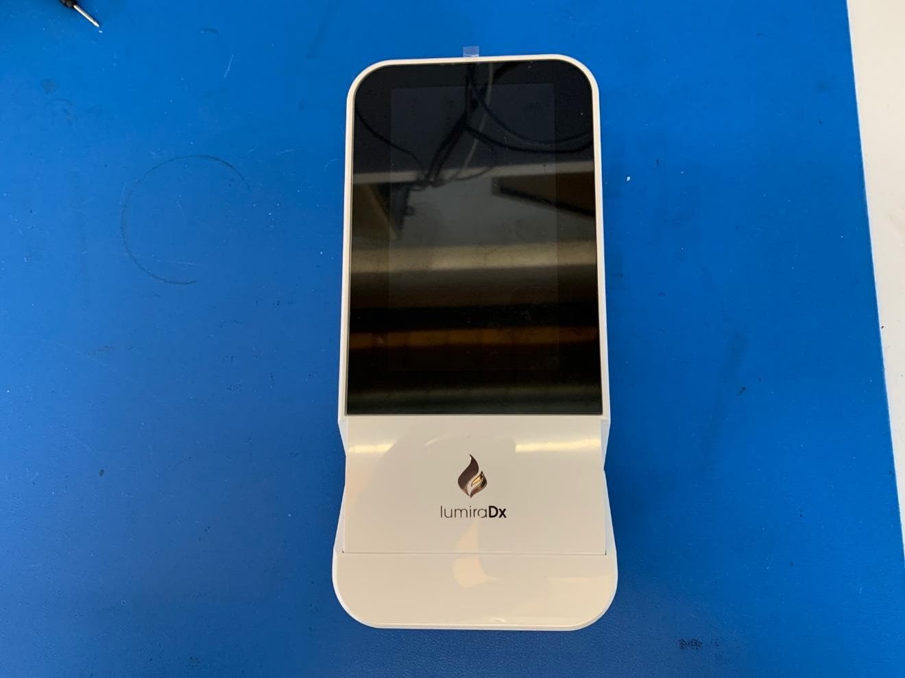 LumiraDx POC Instrument - FCC ID 2AV6APOC - LumiraDx UK Ltd (2)