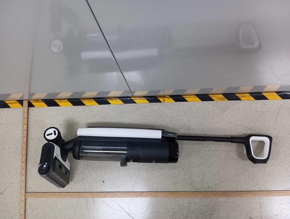 Smart Cordless Floor Washer - FCC ID 2AV7A-FS22 - Tineco Intelligent Technology Co.,Ltd. (2)