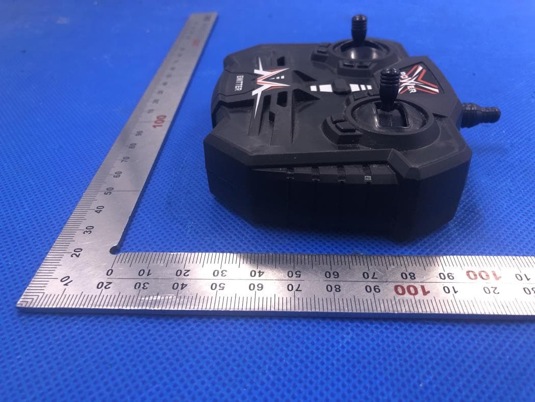 2.4G tipping stunt car - FCC ID 2AV7YZ18 - Fandaqi toys factory (5)