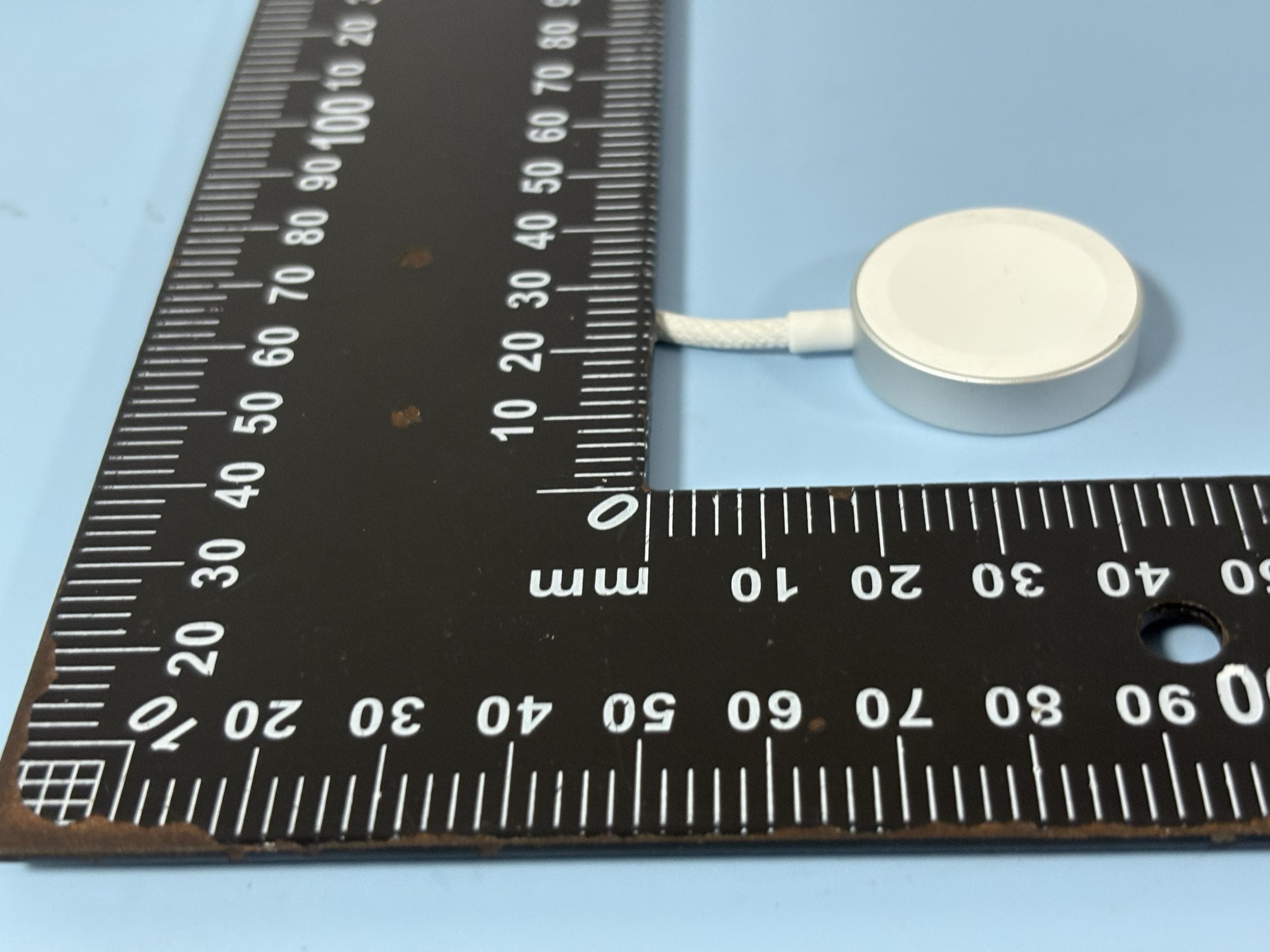 Apple Watch Charging Cable - FCC ID 2AV8L-TKMC-026 - TANKYA DEVELOPING CO., LIMITED (4)