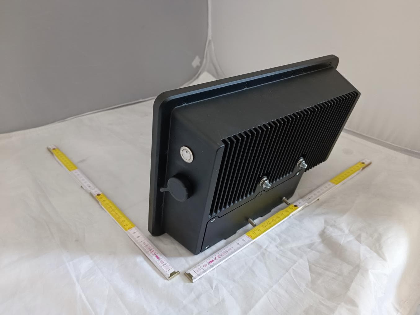 Touch Industrial PC VESA 12.1 OEM - FCC ID 2AVB6-PA10012519 - Christ Electronic Systems GmbH (5)