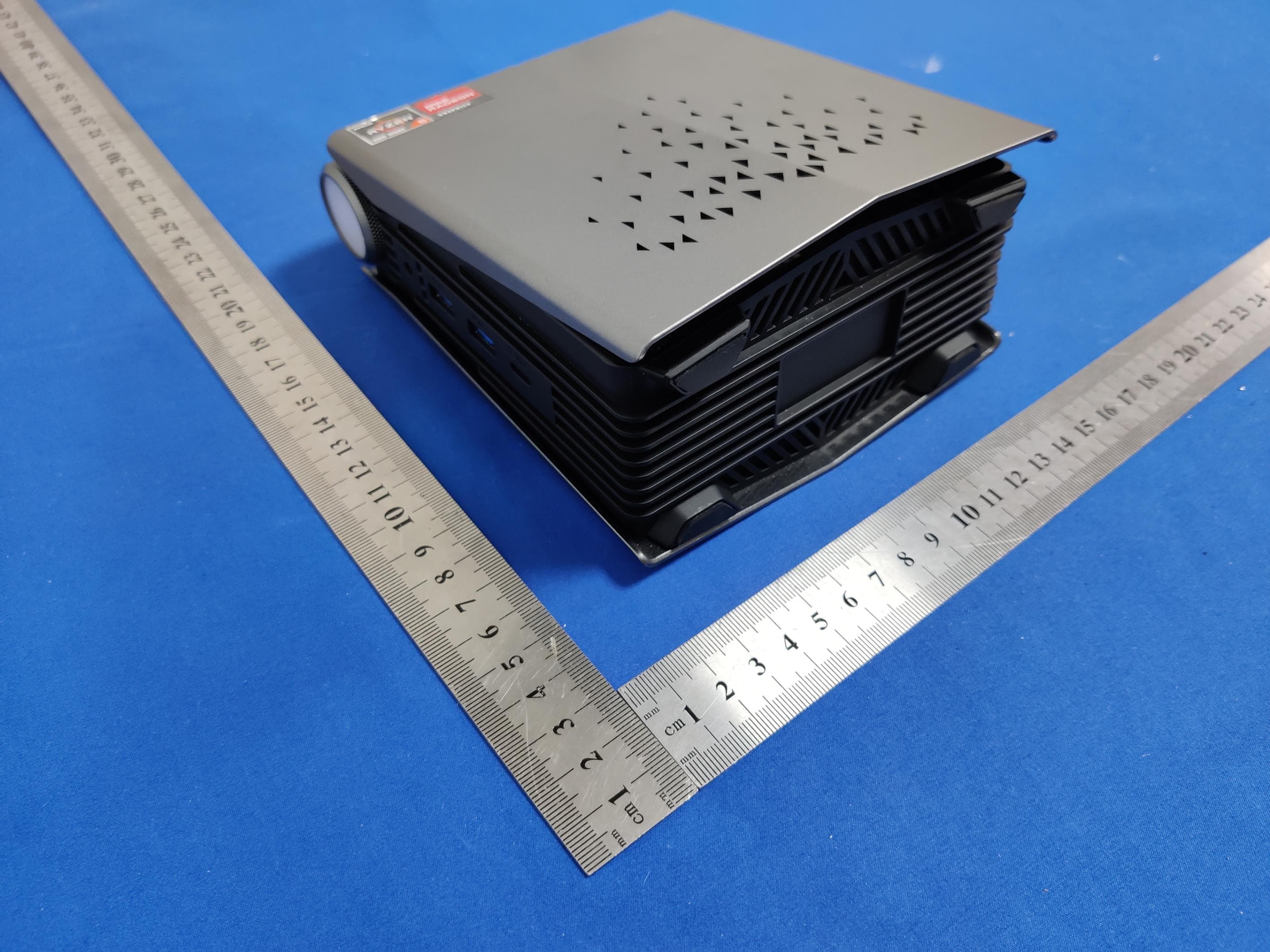 MINI PC - FCC ID 2AVBM-AMR5 - Shenzhen CYX Industrial Co., Ltd. (2)