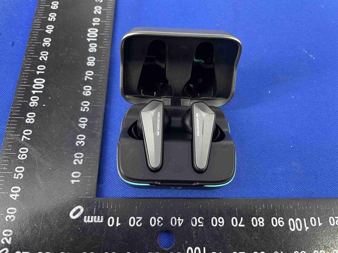 Monster Bluetooth Headphones - FCC ID 2AVD2-MH72002L - Shenzhen Monster Creative Technology Co., Ltd. (5)