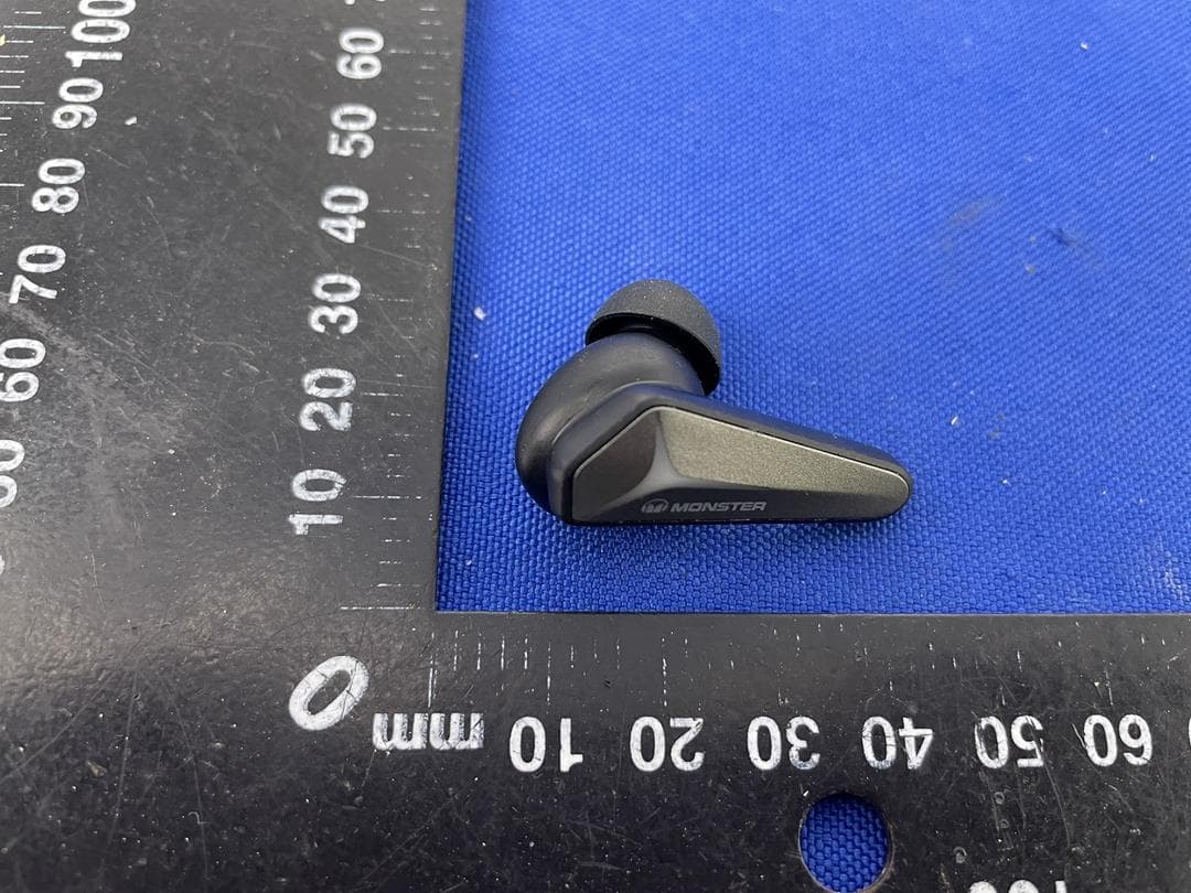 Monster Bluetooth Headphones - FCC ID 2AVD2-MH72002R - Shenzhen Monster Creative Technology Co., Ltd. (3)