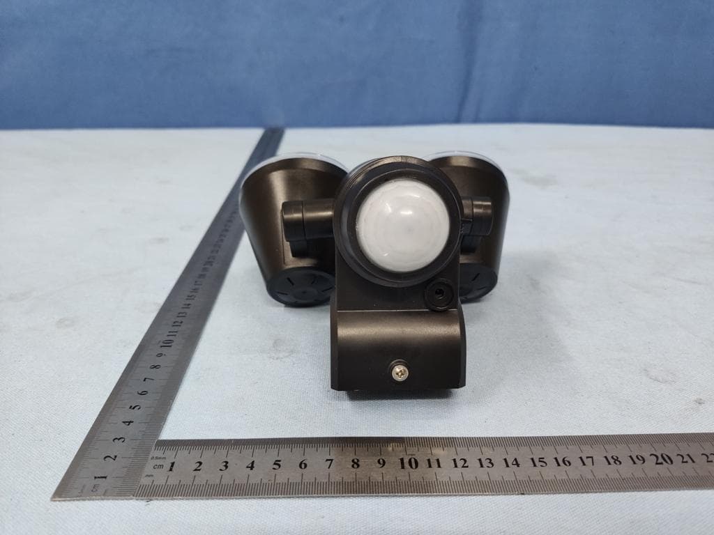 Intelligent 3-Pk Solar Wall Lights - FCC ID 2AVF3-ELI0980G-2 - TEST RITE INT'L CO.,LTD (4)