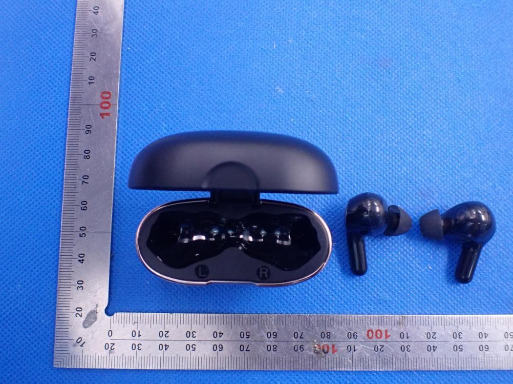 TWS Bluetooth Headphone - FCC ID 2AVF5-T22 - Shenzhen Xin Yaotian Technology Co., Ltd. (3)