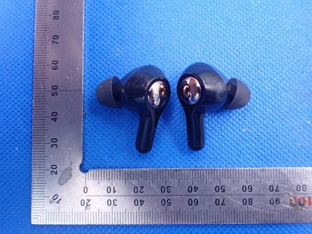 TWS Bluetooth Headphone - FCC ID 2AVF5-T22 - Shenzhen Xin Yaotian Technology Co., Ltd. (2)