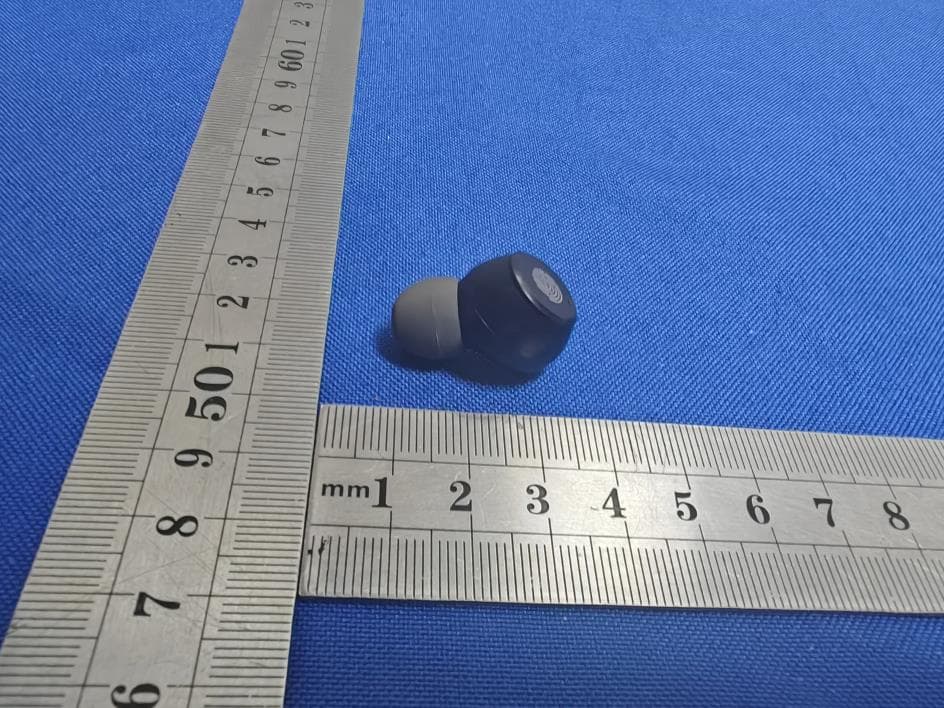 Bluetooth Headset - FCC ID 2AVF5-T62 - Shenzhen Xin Yaotian Technology Co., Ltd. (3)