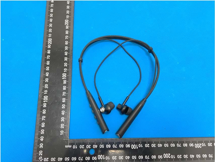 HTC True Wireless Headset Basic - FCC ID 2AVFE-HTCHS01 - Water World International Industrial Limited (2)