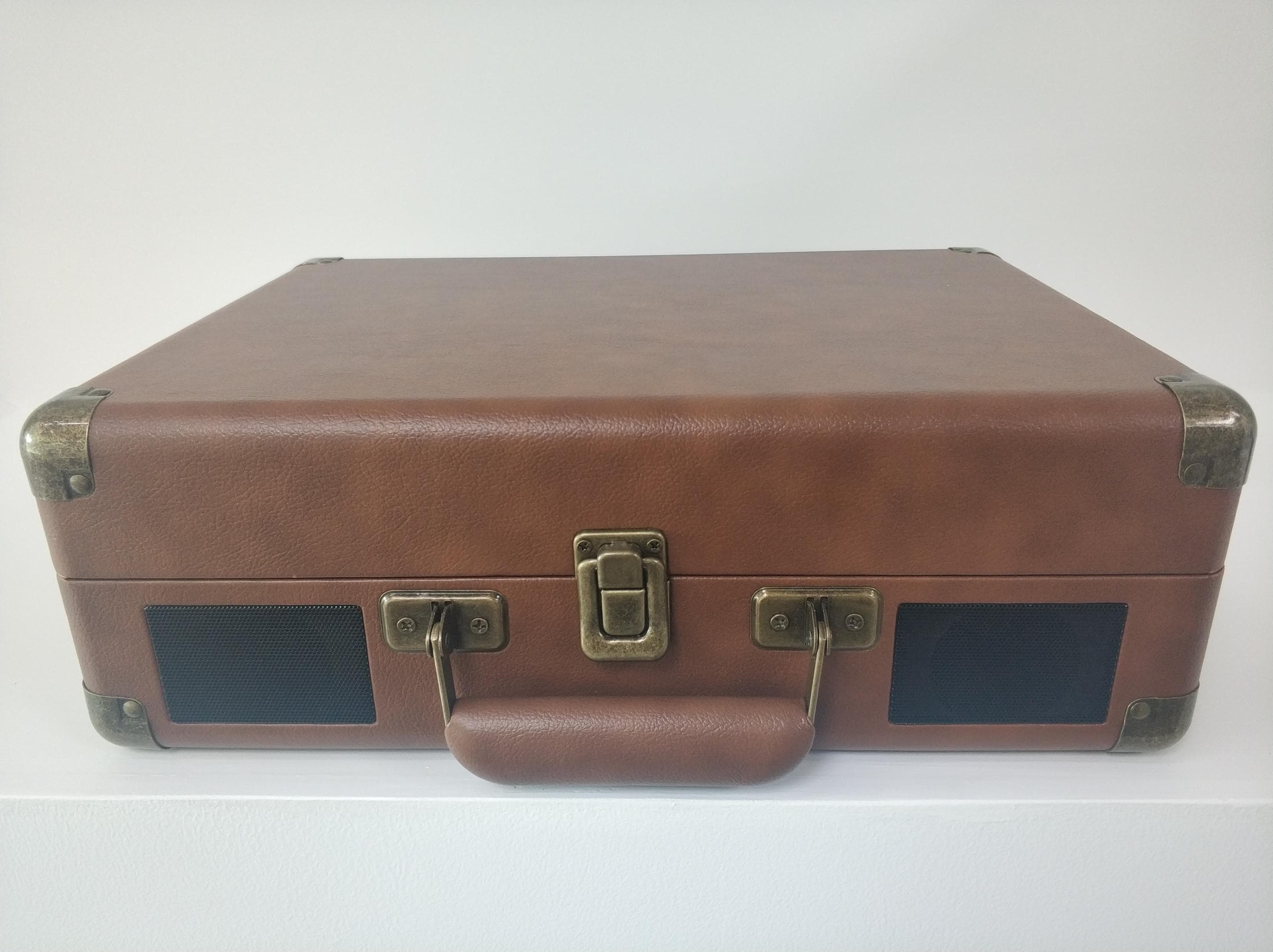 Suitcase Record Player - FCC ID 2AVFK-C200 - Shenzhen Zhiqi Technology Co. LTD (3)