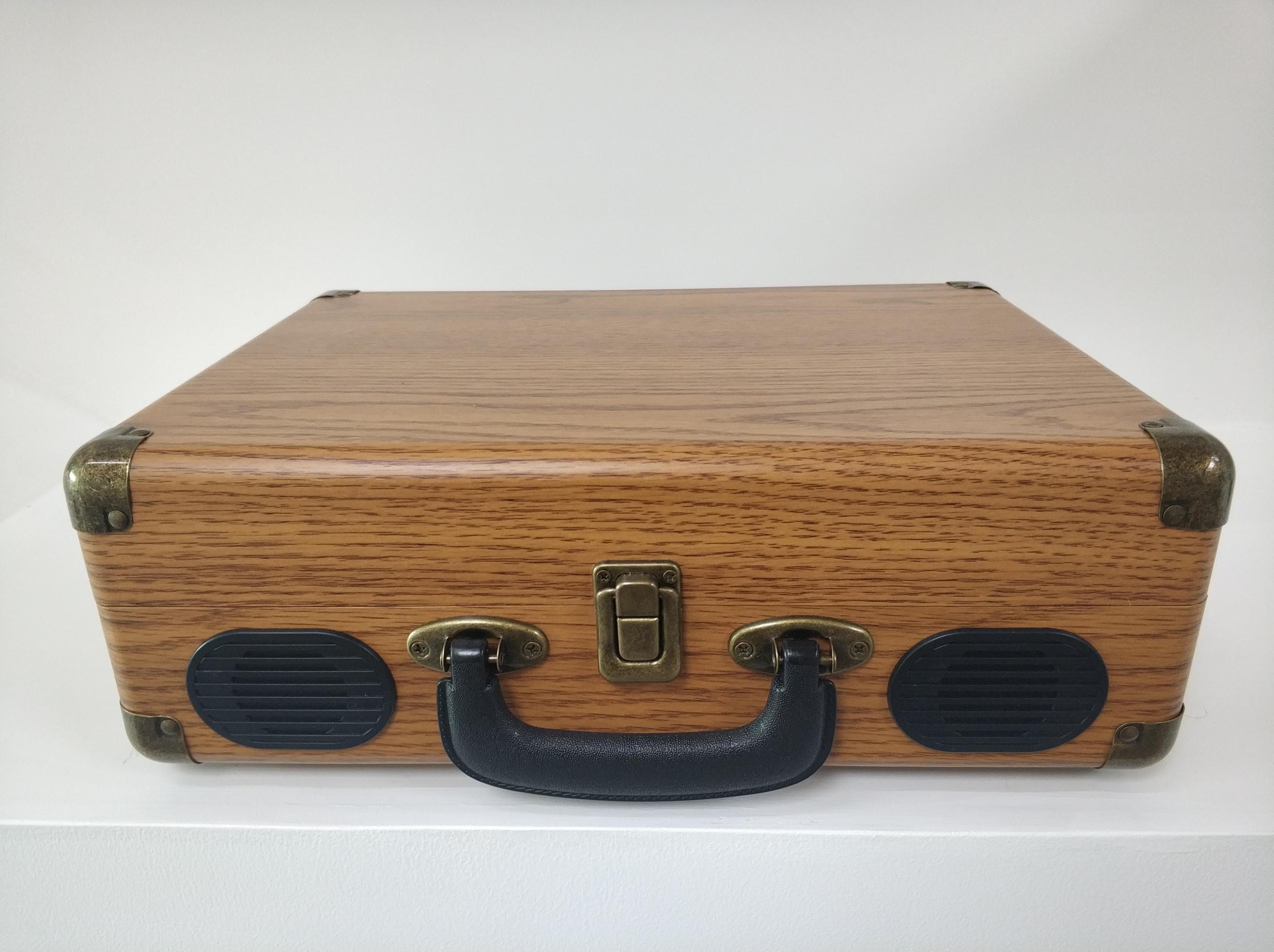 Suitcase Record Player - FCC ID 2AVFK-C200 - Shenzhen Zhiqi Technology Co. LTD