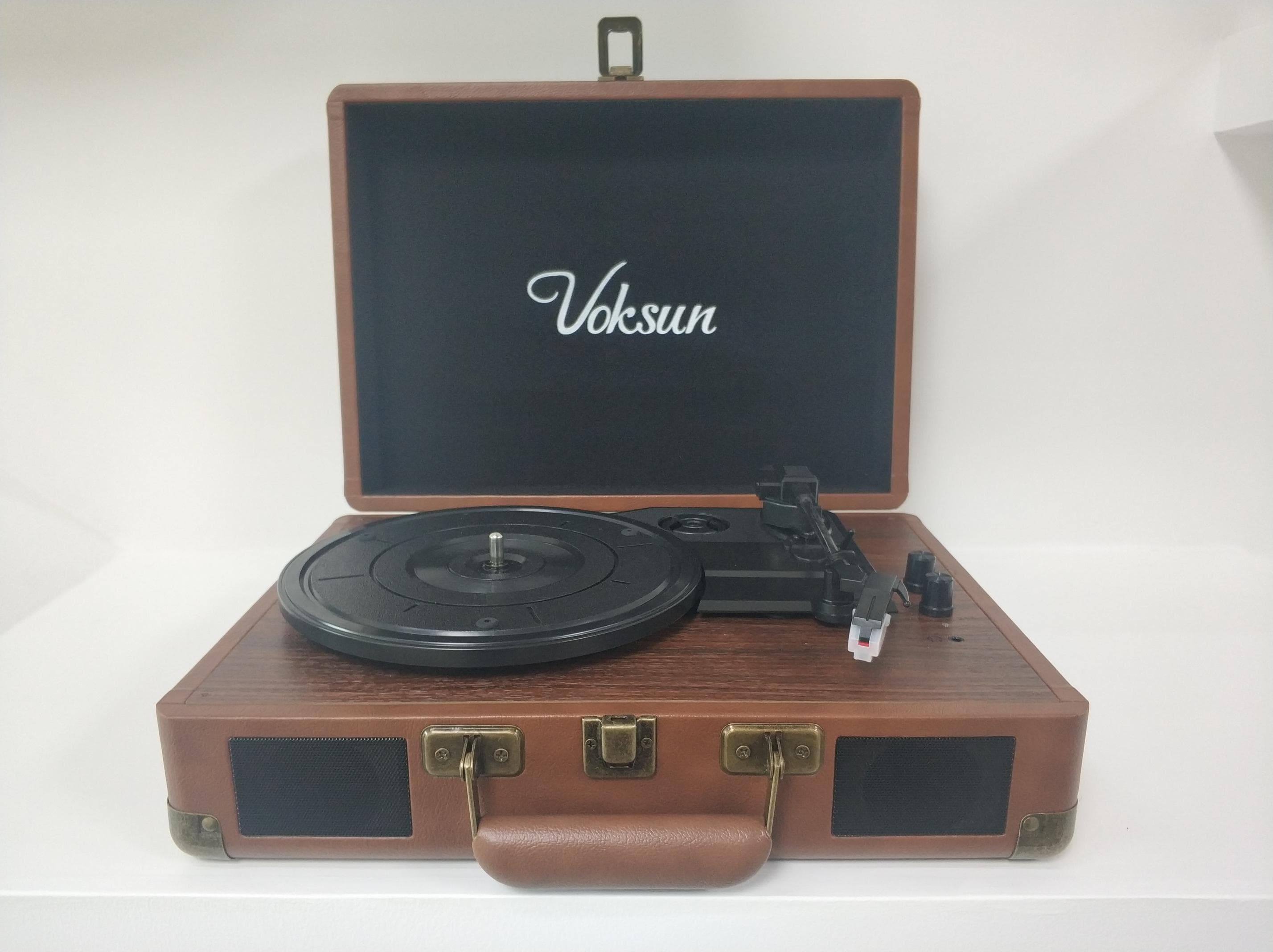 Suitcase Record Player - FCC ID 2AVFK-C200 - Shenzhen Zhiqi Technology Co. LTD (4)