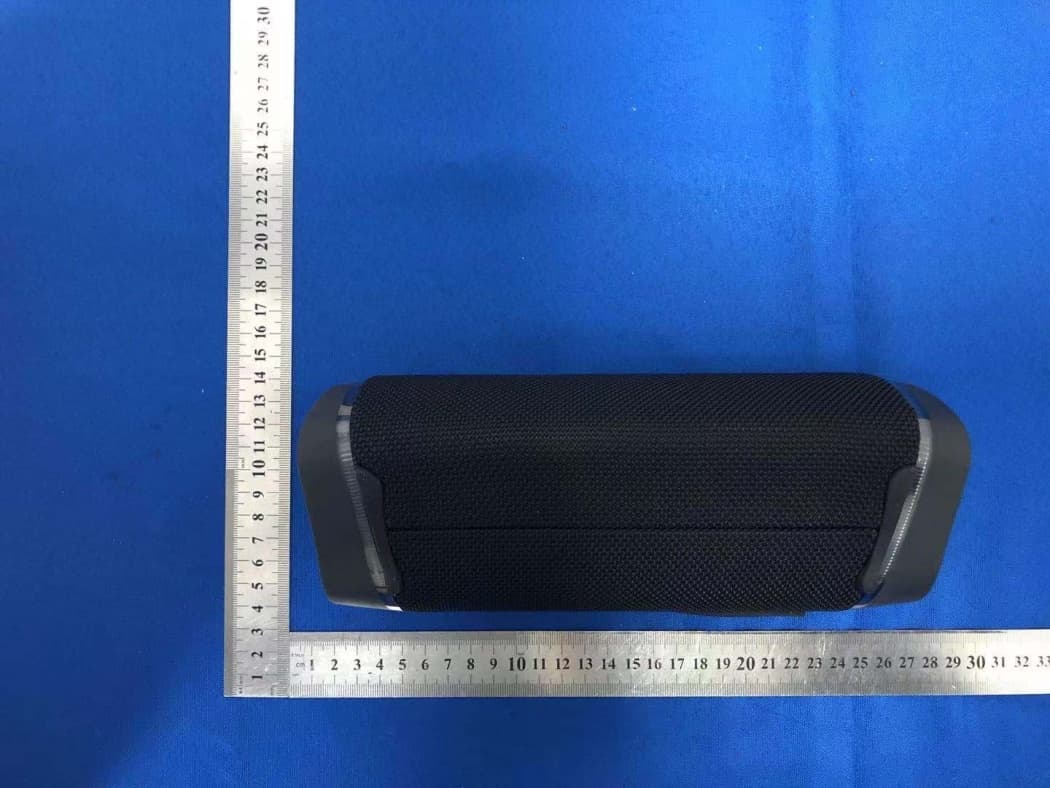 Bluetooth Speaker with LED lights - FCC ID 2AVFK-MENMARTII - Shenzhen Zhiqi Technology Co. LTD (5)