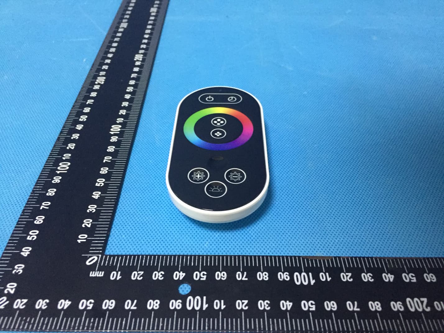 Remote control - FCC ID 2AVGL-A-500R2 - RUN GUANG ELECTRONIC APPLIANCES CORPORATION (4)