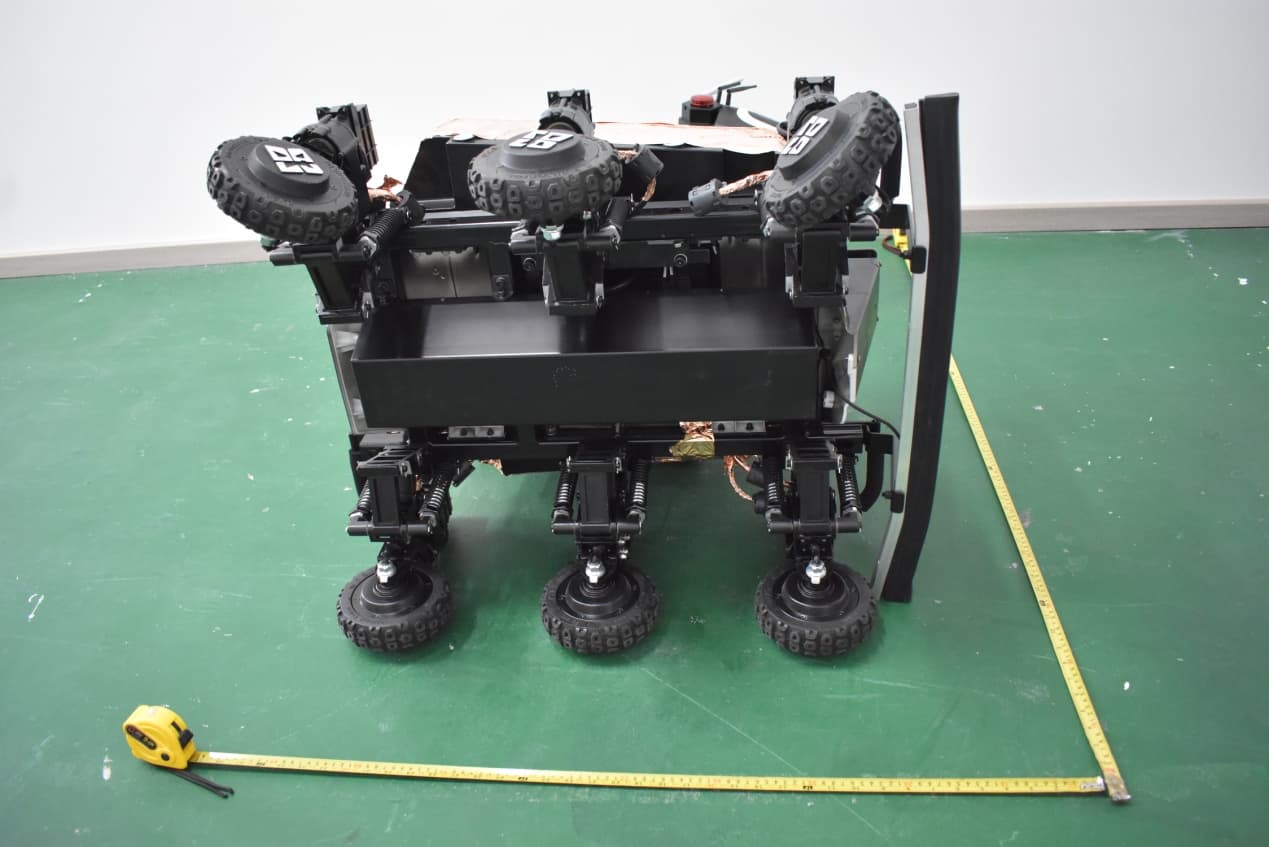 ANDI-Security Inspection Robot with WIFI - FCC ID 2AVH4DLZYROBOT15422 - DALU Robotech Technology (Beijing) Co., Ltd. (3)