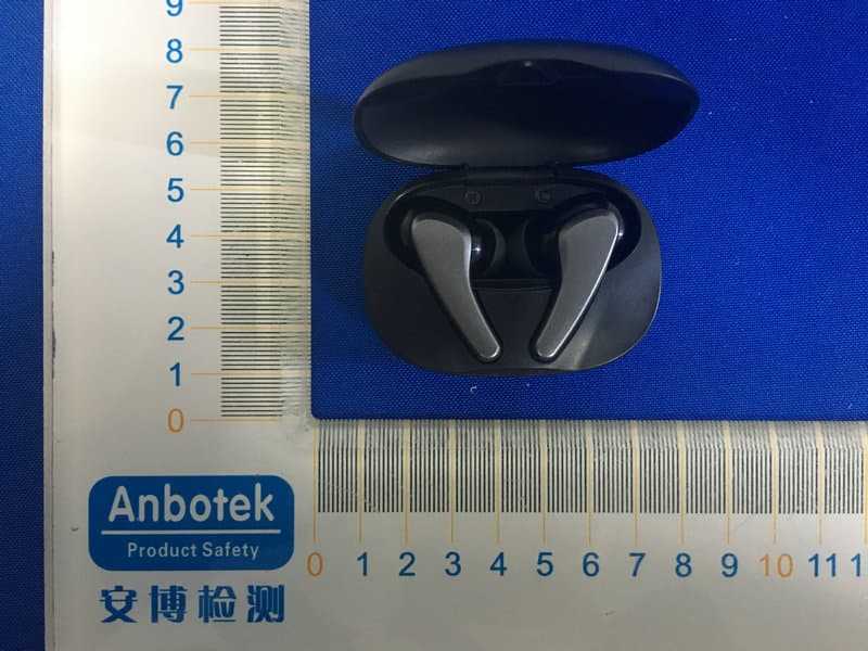 TWS earphone - FCC ID 2AVH7-FREETOMS - Guangzhou Magic Sound Electronic Co., Ltd (4)
