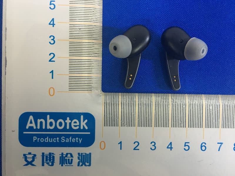 TWS earphone - FCC ID 2AVH7-FREETOMS - Guangzhou Magic Sound Electronic Co., Ltd (2)