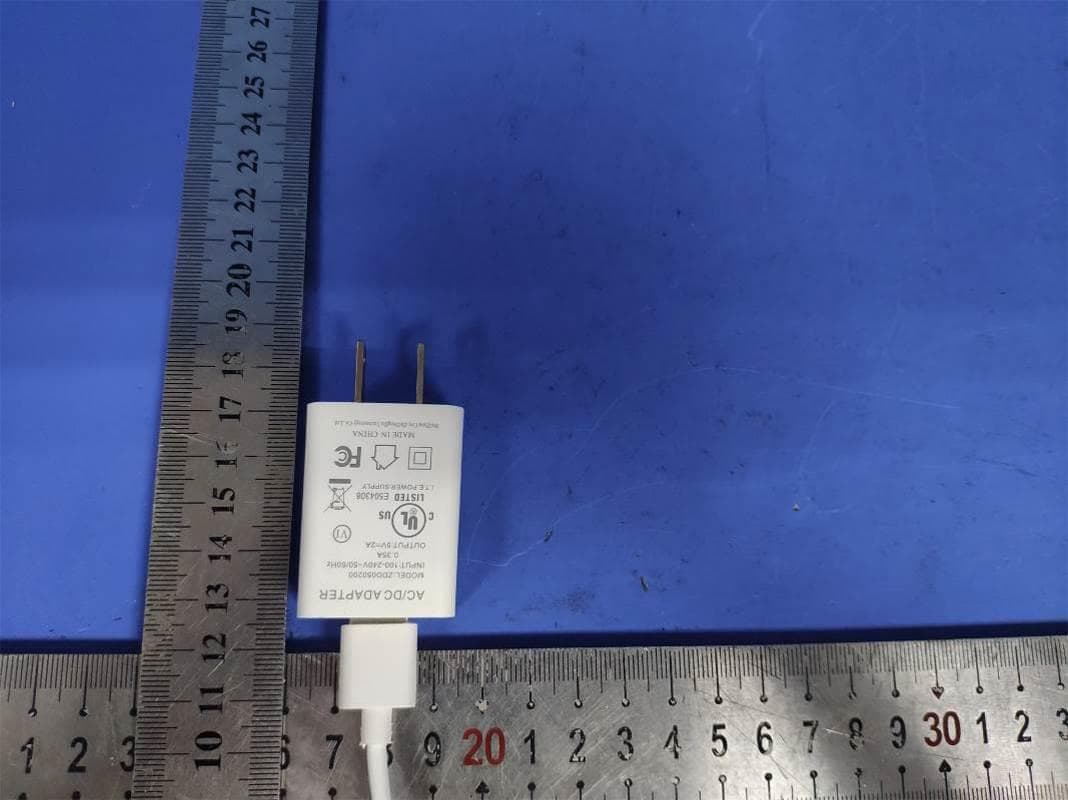VPIXEL Phantom Wireless audio and video transceiver system - FCC ID 2AVHP-VPIXEL-S - Xi'an VANXVM Electronics Technology Co.Ltd.
