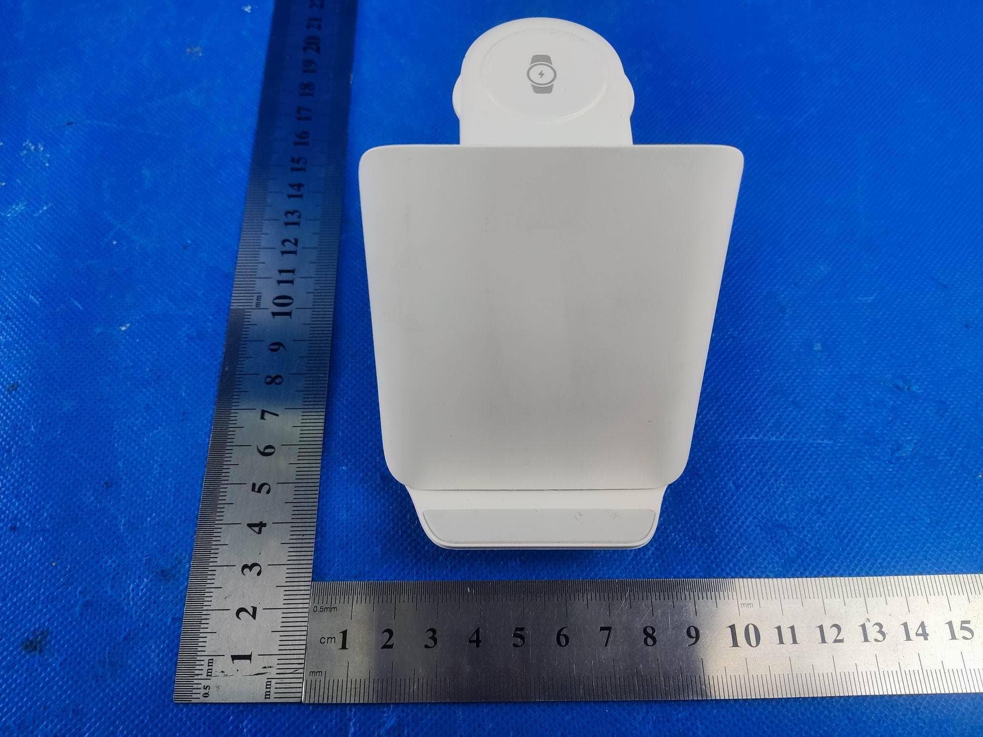 3 IN 1 FOLDABLE WIRELESS CHARGER - FCC ID 2AVI4-DT-X7T - Shenzhen Digtec Technology Co., Ltd (3)