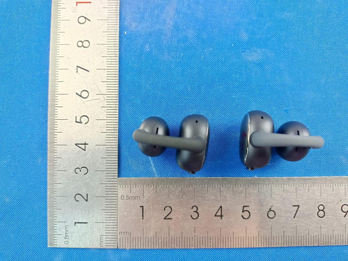 Open-Ear Wireless Earbuds - FCC ID 2AVIT-CW200 - Earfun Technology (HK) Limited