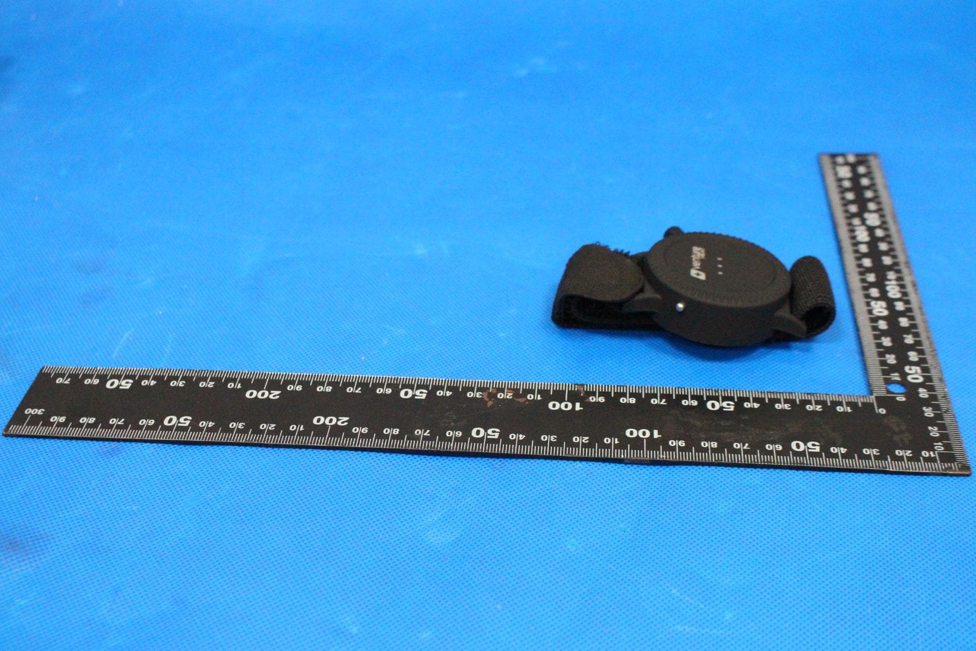 616R Remote controller - FCC ID 2AVJJ616R - Matsum Inc DBA: Venture Heated Clothing (3)