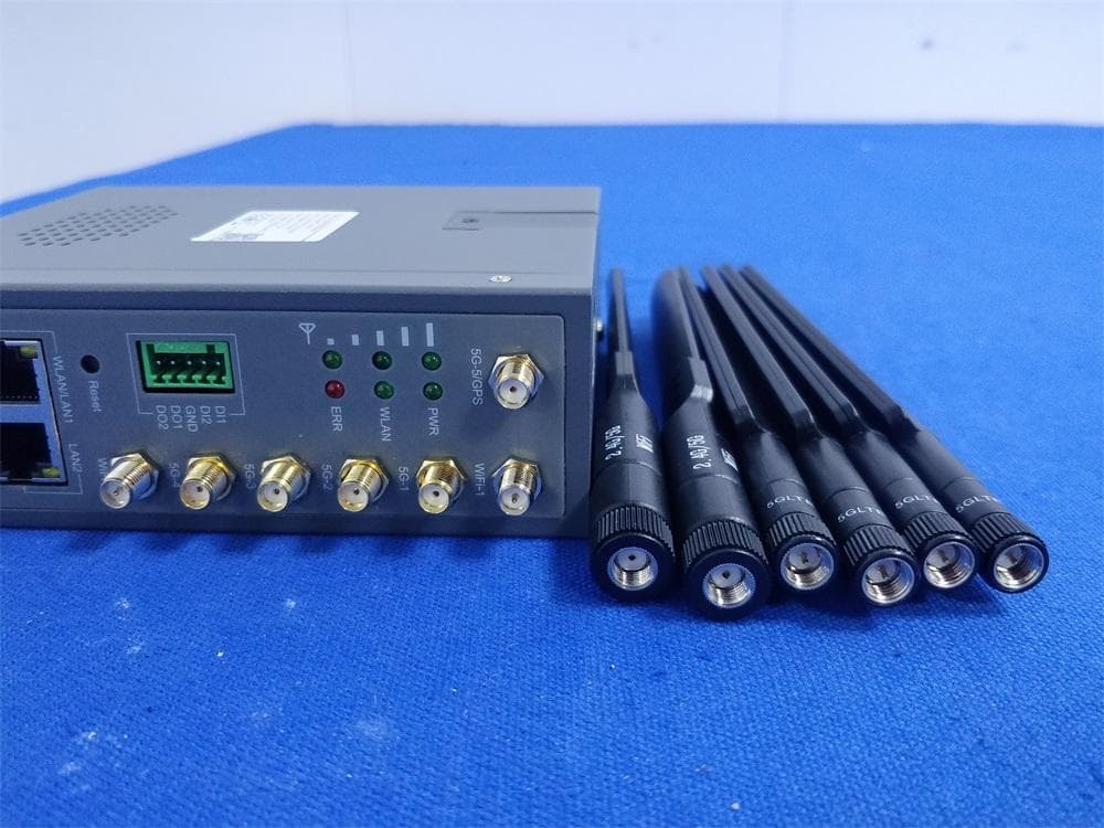 Industrial 5G/4G/3G Router - FCC ID 2AVL4-QUARTZ-ONYX - Siretta Limited (2)