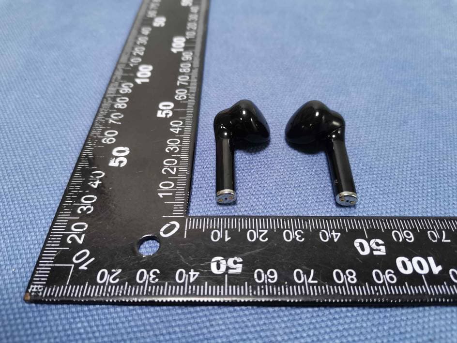 True wireless Earbuds - FCC ID 2AVLI-EP024 - HONGKONG VIMAI TECHNOLOGY CO.,LIMITED (4)