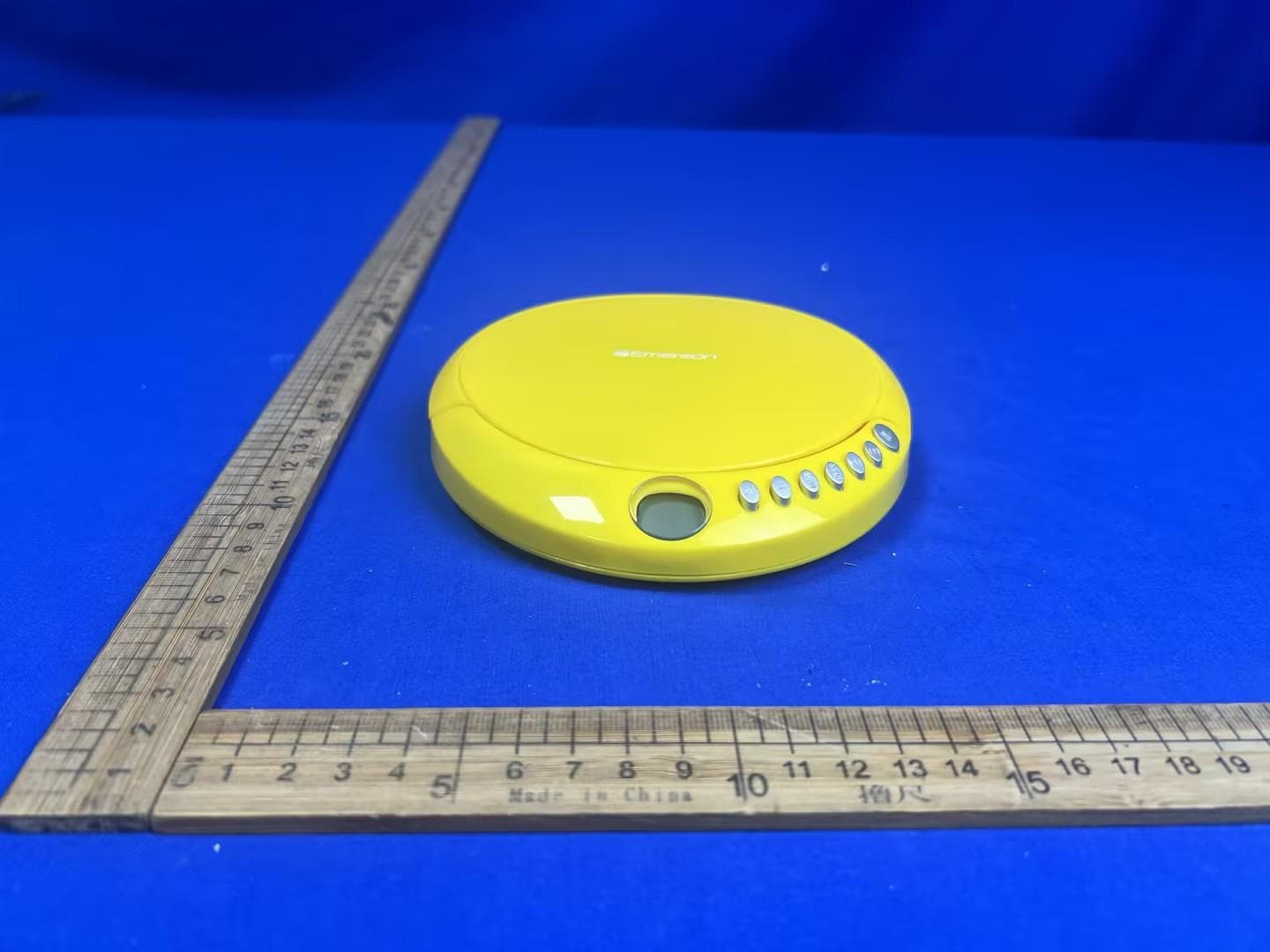 Portable CD Player with FM Radio and Bluetooth AudioStream - FCC ID 2AVMZ-TCD512 - Dongguan Shunlang Electronics Co., Ltd (3)