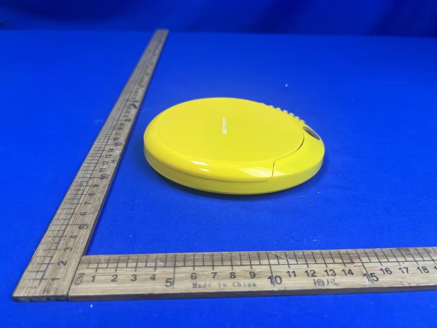 Portable CD Player with FM Radio and Bluetooth AudioStream - FCC ID 2AVMZ-TCD512 - Dongguan Shunlang Electronics Co., Ltd (2)